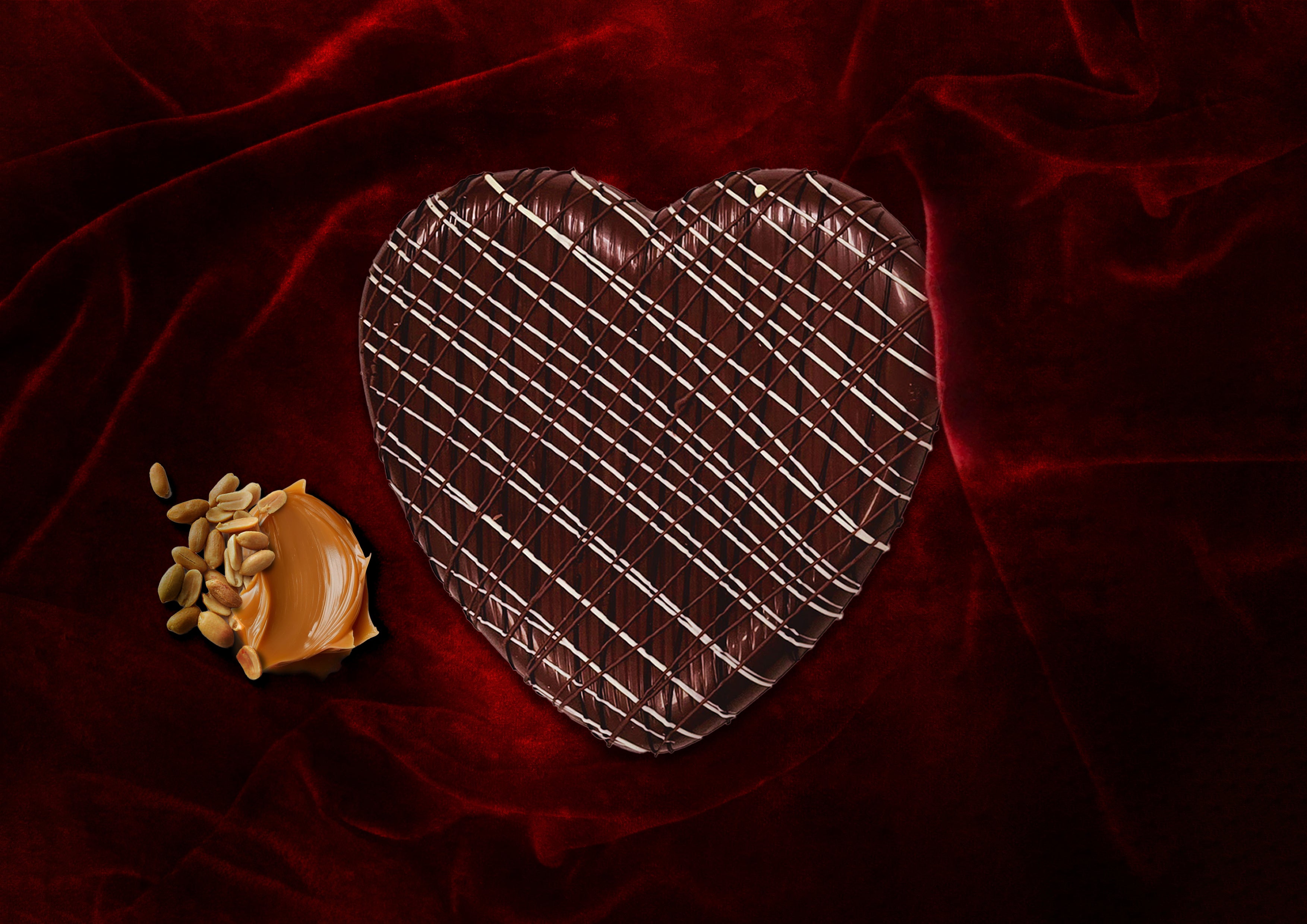 SALTED CARAMEL CRUNCHY PEANUT GRAND HEART 46% MADAGASCAR